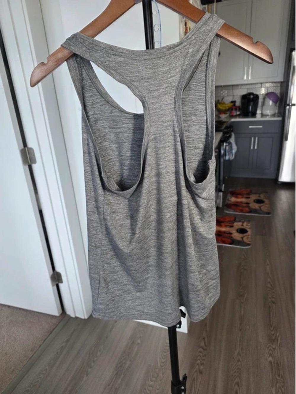 Tank top - Picture 3 of 5